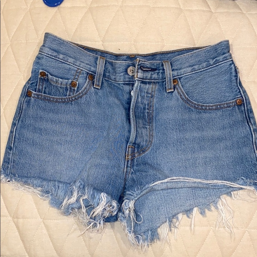 Levi’s Light Wash High-Wasted Shorts